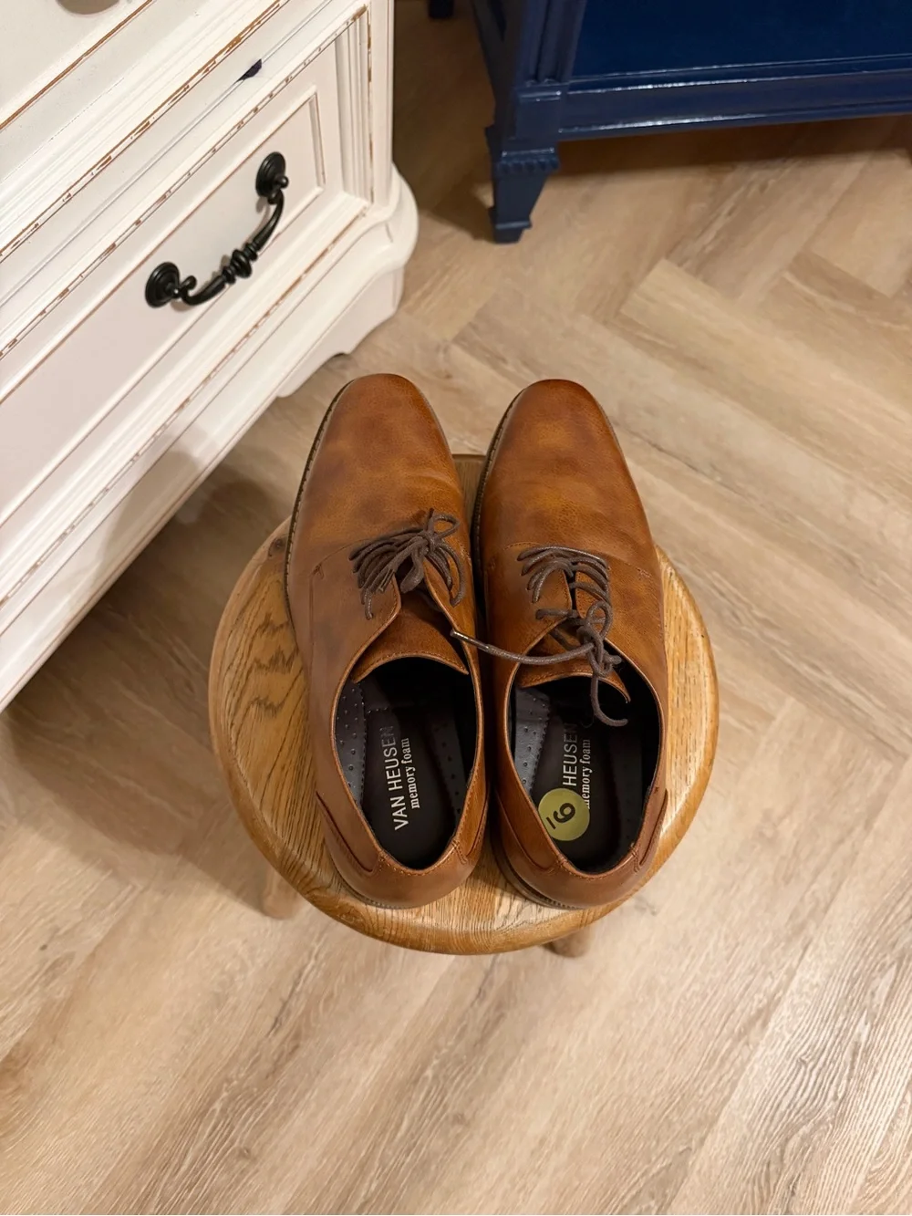 Van Heusen Brown Leather Derby Shoes - Classic Lace-Up